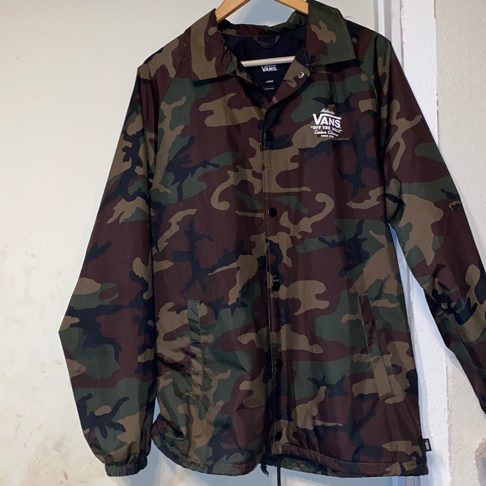 Camo windbreaker never worn